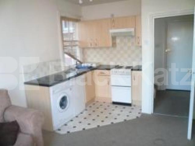 			1 Bedroom, 1 bath, 1 reception Flat			 Coppetts Road, MUSWELL HILL
